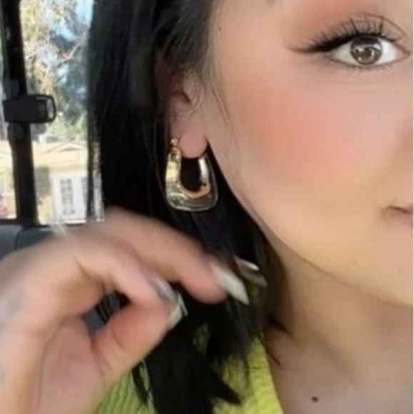 #72 Anthro Crystal earrings in gold tone hardware and clear crystal - Picture 5 of 6